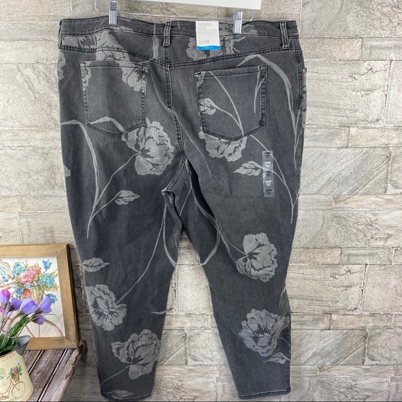 Style & Co Calla Lily Denim Mid-Rise Skinny Jeans - Picture 3 of 10